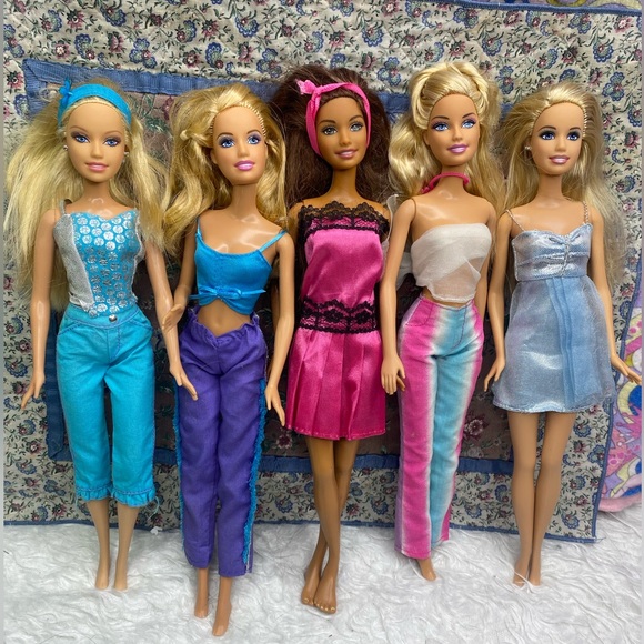 Mattel Barbies Dolls - Picture 8 of 8